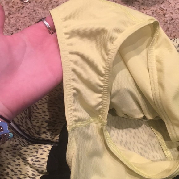 Yellow and black printed lulu bitty hot shorts - Picture 3 of 4